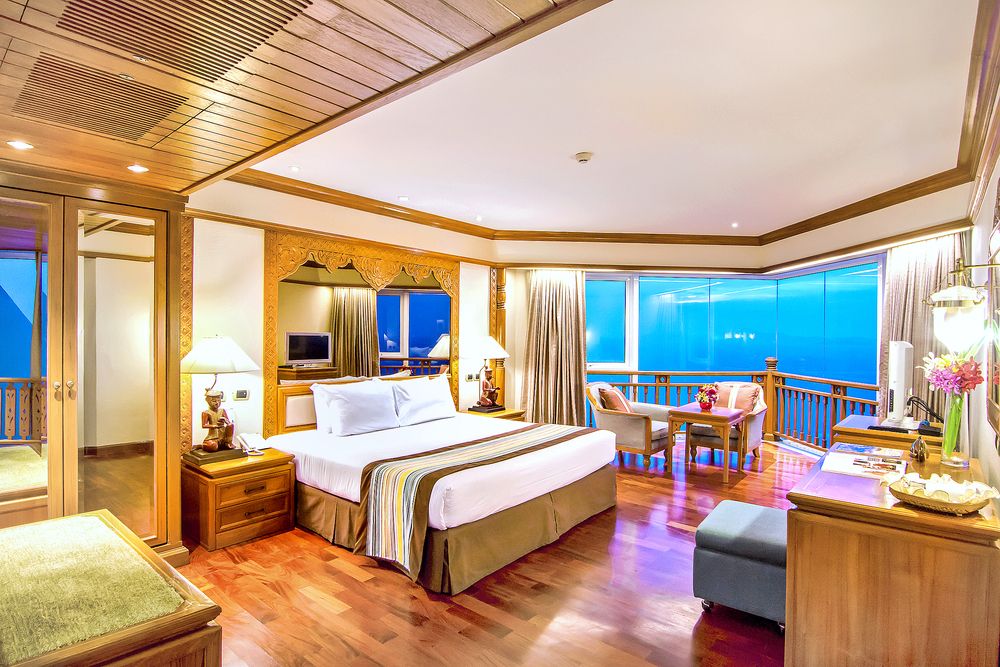 ROYAL CLIFF BEACH HOTEL - 70