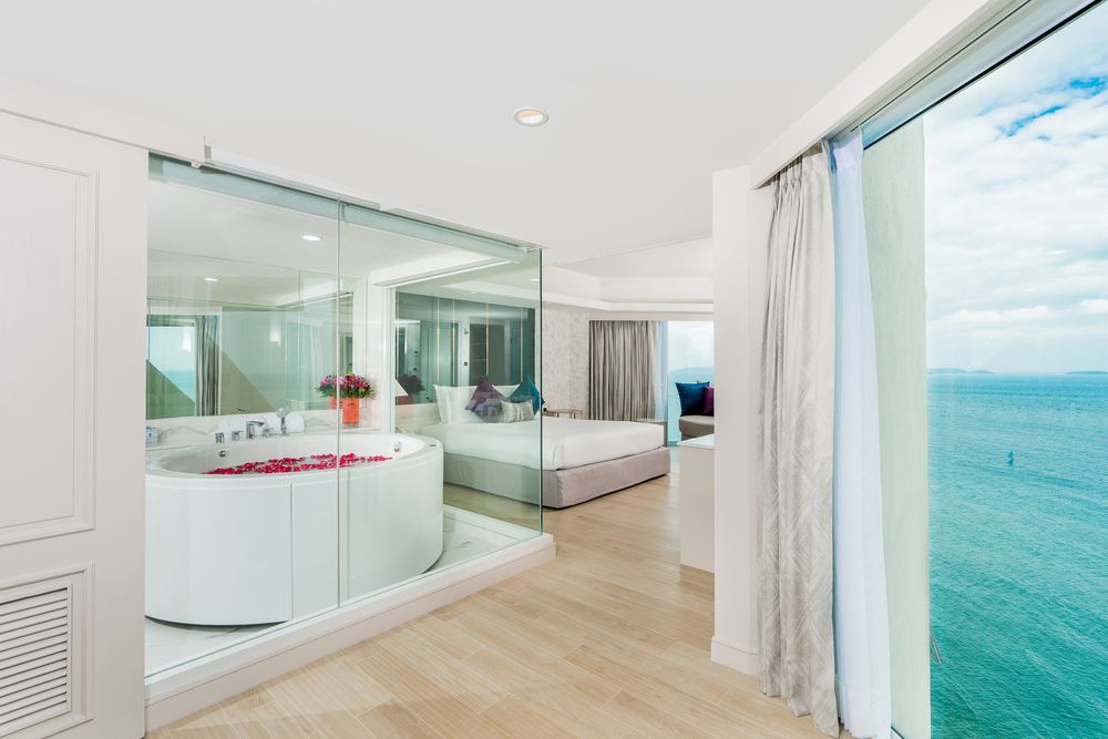 ROYAL CLIFF BEACH HOTEL - 65