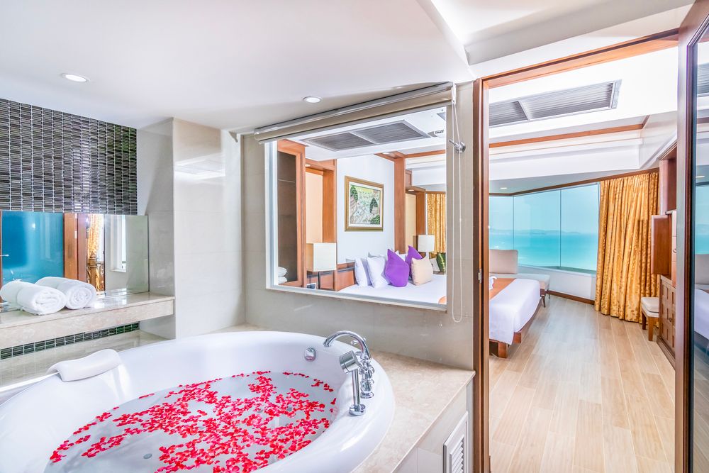 ROYAL CLIFF BEACH HOTEL - 57