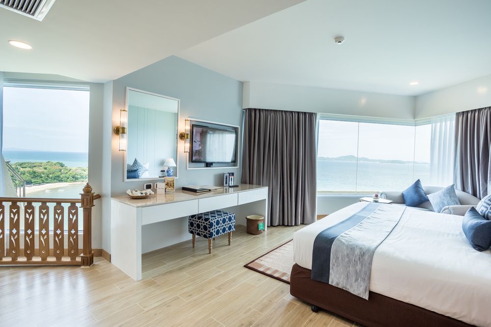 ROYAL CLIFF BEACH HOTEL - 55