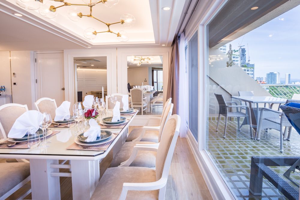 ROYAL CLIFF BEACH HOTEL - 52