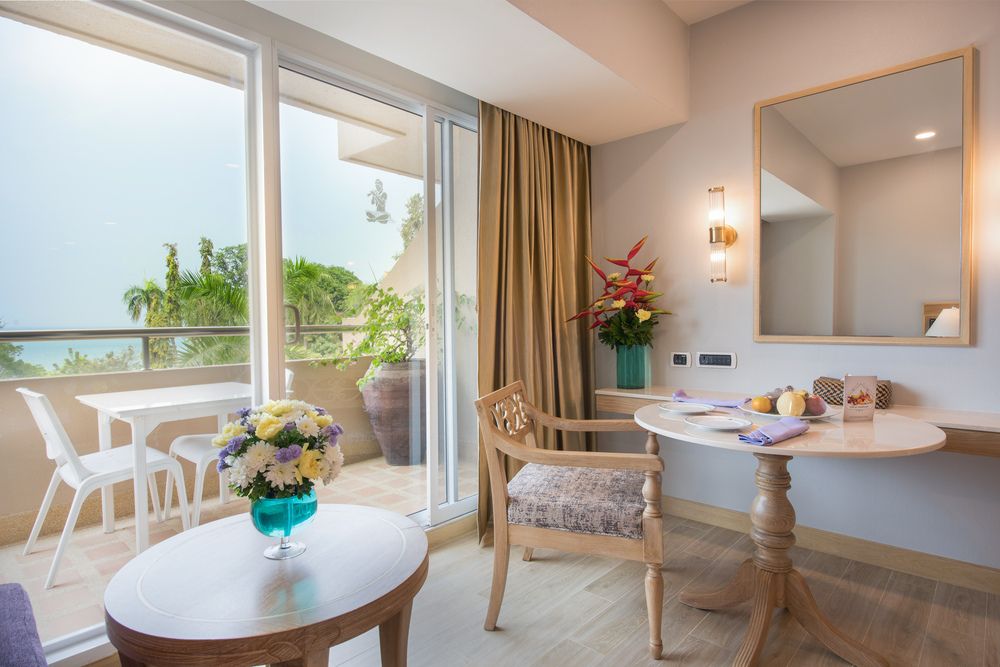 ROYAL CLIFF BEACH HOTEL - 47