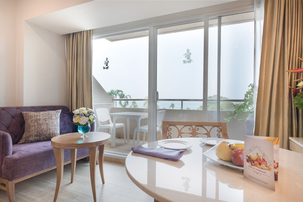 ROYAL CLIFF BEACH HOTEL - 46