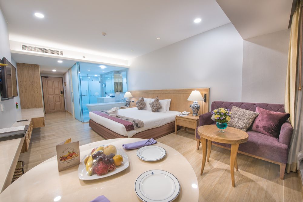 ROYAL CLIFF BEACH HOTEL - 42