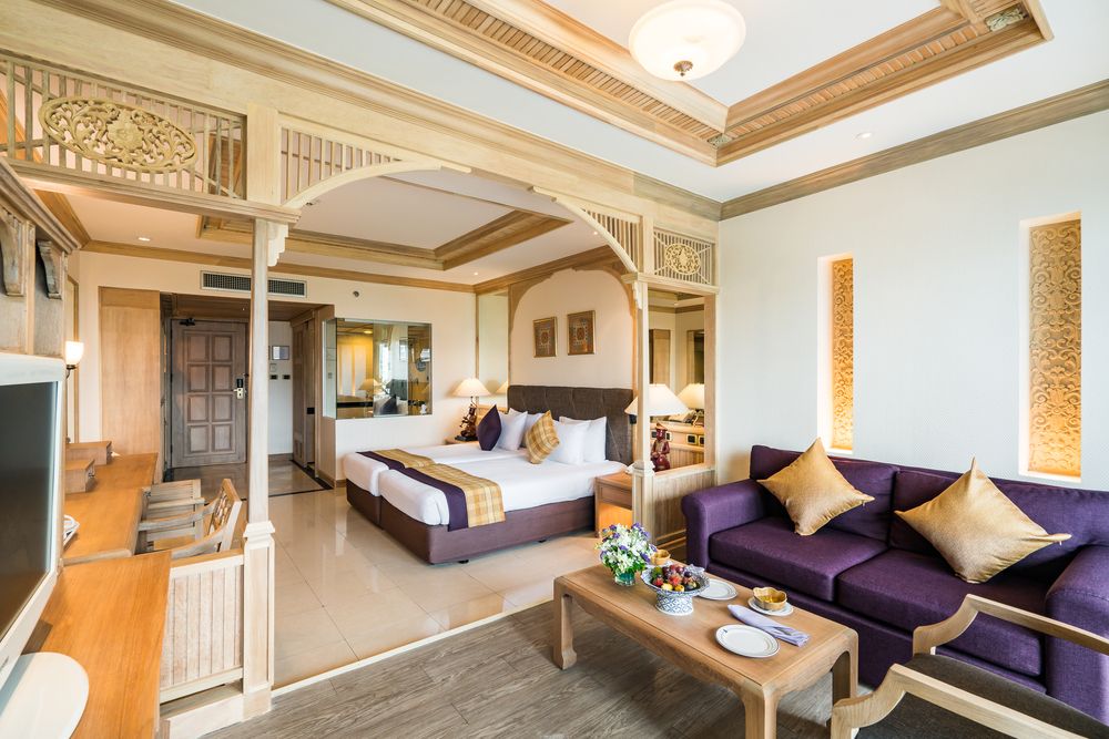 ROYAL CLIFF BEACH HOTEL - 34