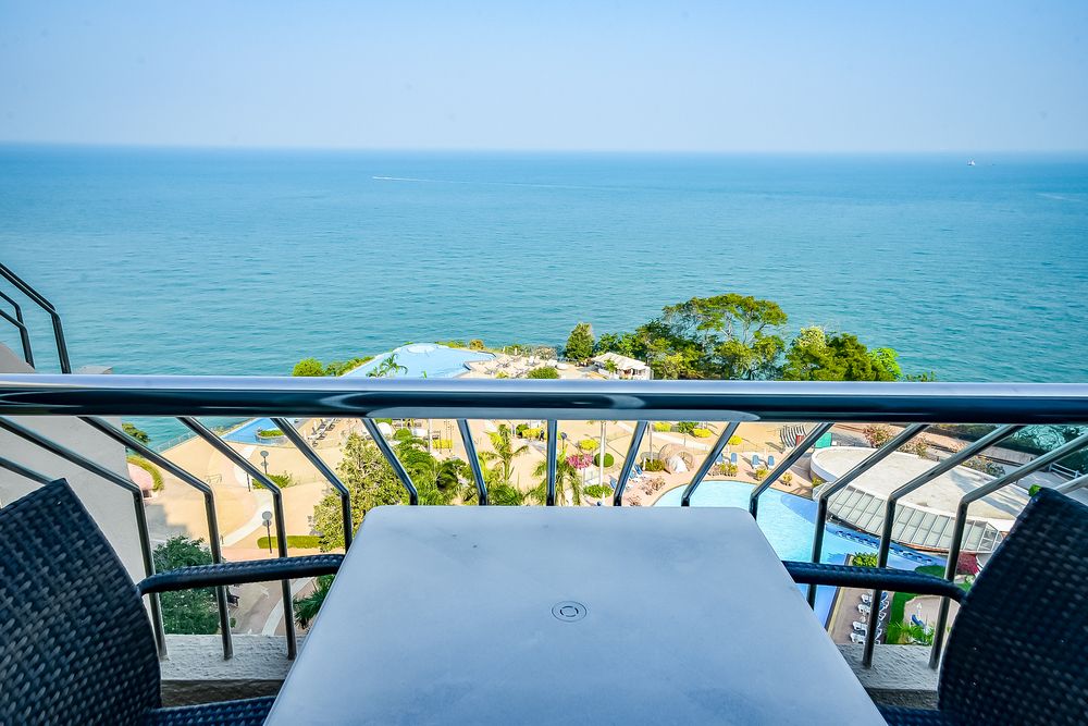 ROYAL CLIFF BEACH HOTEL - 30