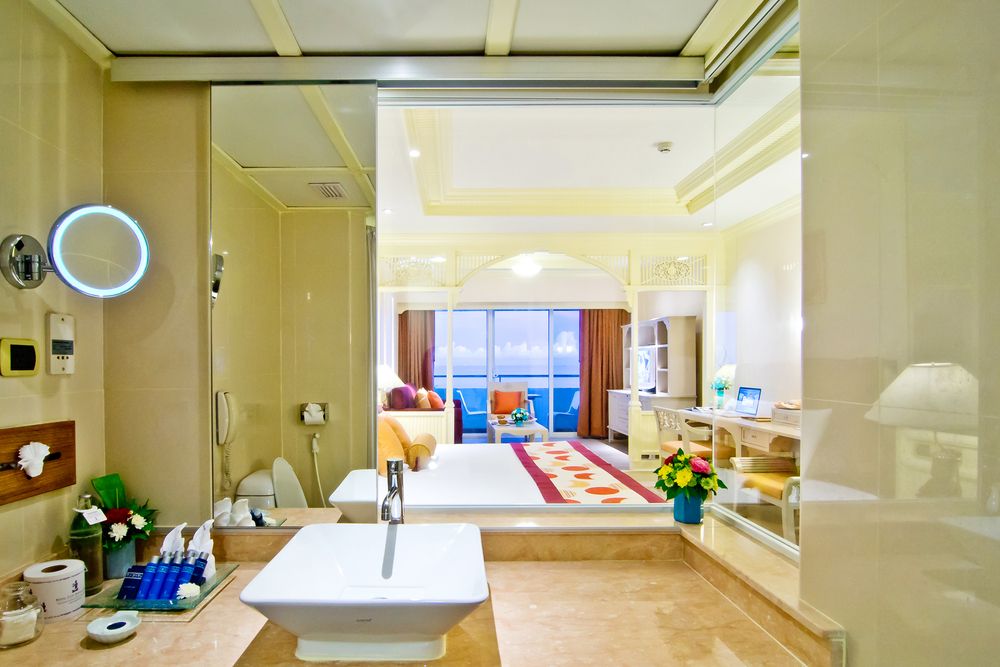 ROYAL CLIFF BEACH HOTEL - 29