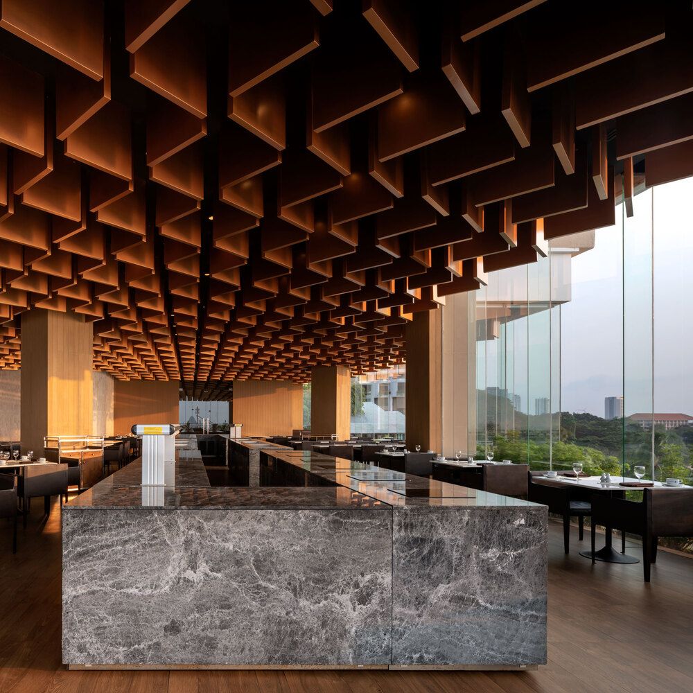 ROYAL CLIFF BEACH HOTEL - 19