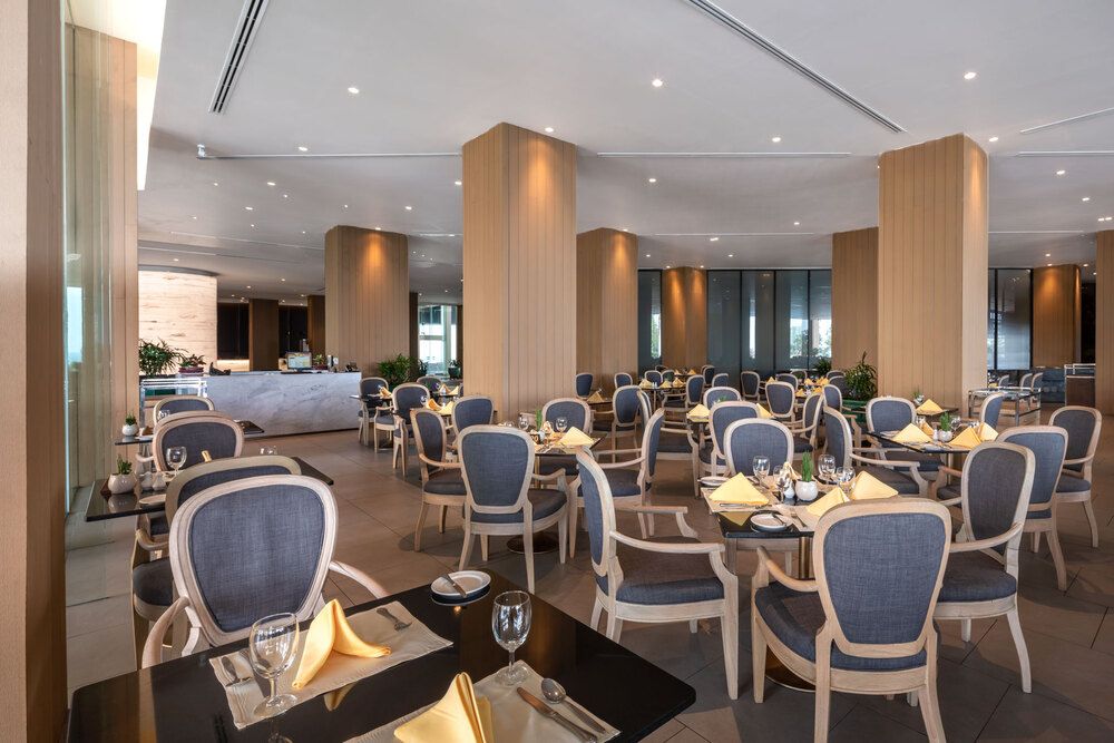 ROYAL CLIFF BEACH HOTEL - 14