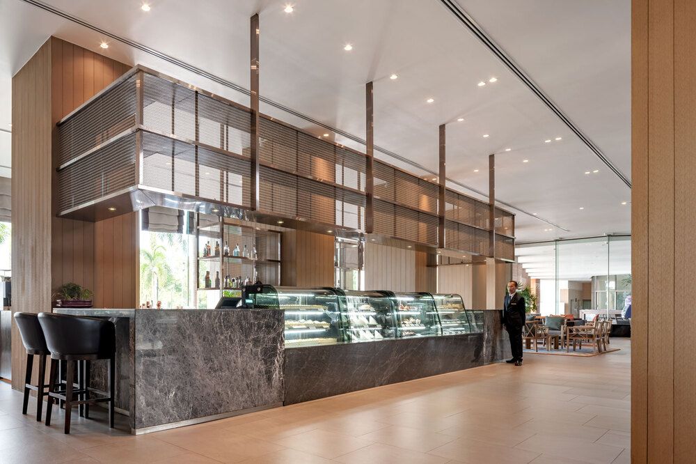 ROYAL CLIFF BEACH HOTEL - 12