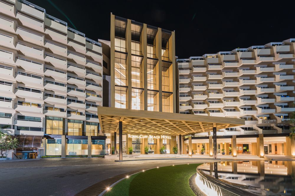 ROYAL CLIFF BEACH HOTEL - 11