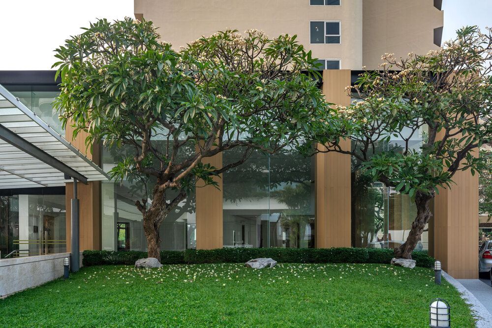 ROYAL CLIFF BEACH HOTEL - 9