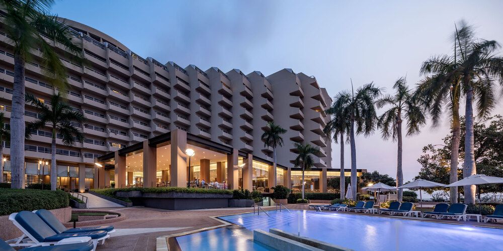 ROYAL CLIFF BEACH HOTEL - 8