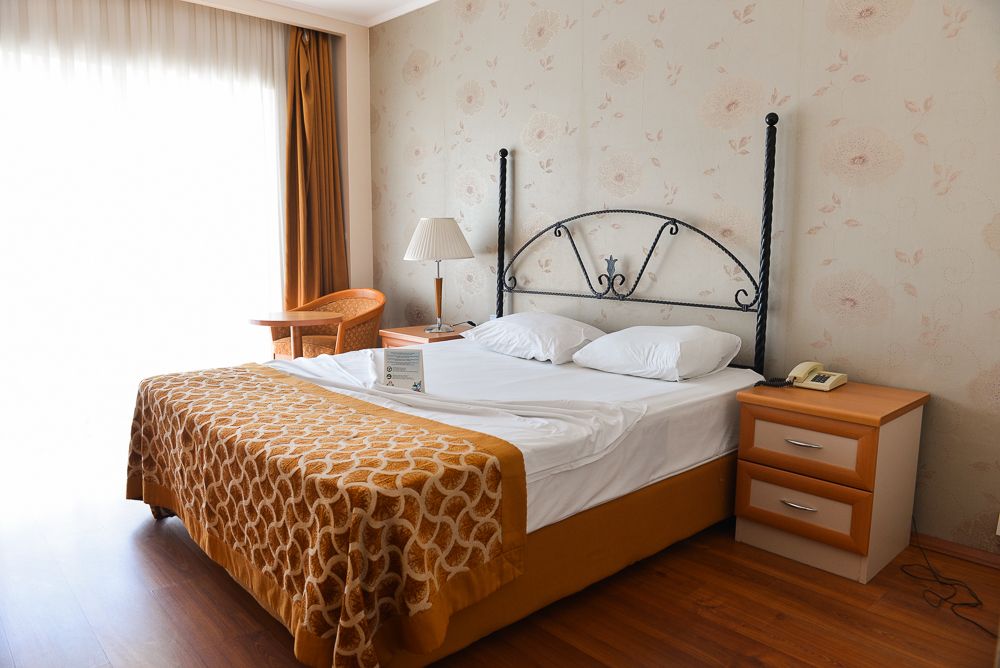 Pine House Hotel - 12