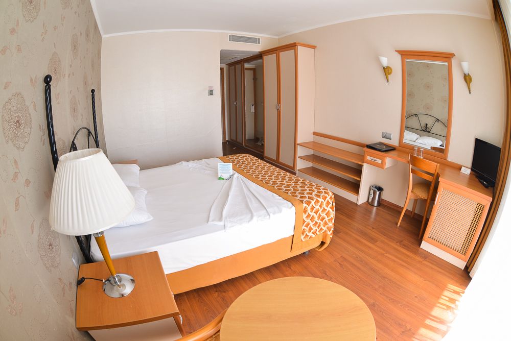 Pine House Hotel - 10