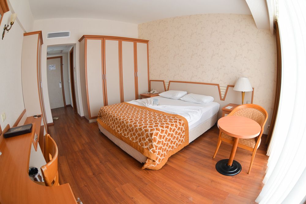 Pine House Hotel - 8