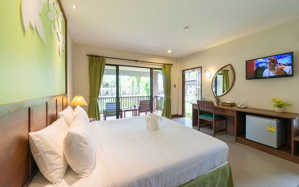 THE LEAF OCEANSIDE BY KATATHANI - 24