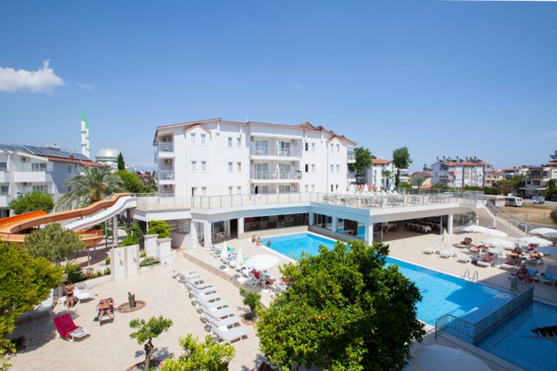 Cats Garden Hotel - 2