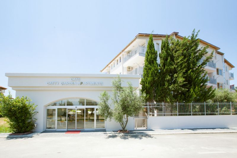 Cats Garden Hotel - 1