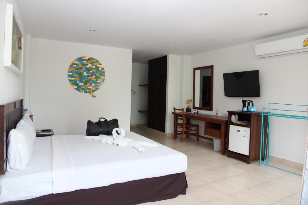 KARON LIVING ROOM HOTEL - 12