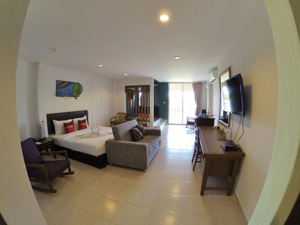 KARON LIVING ROOM HOTEL - 14
