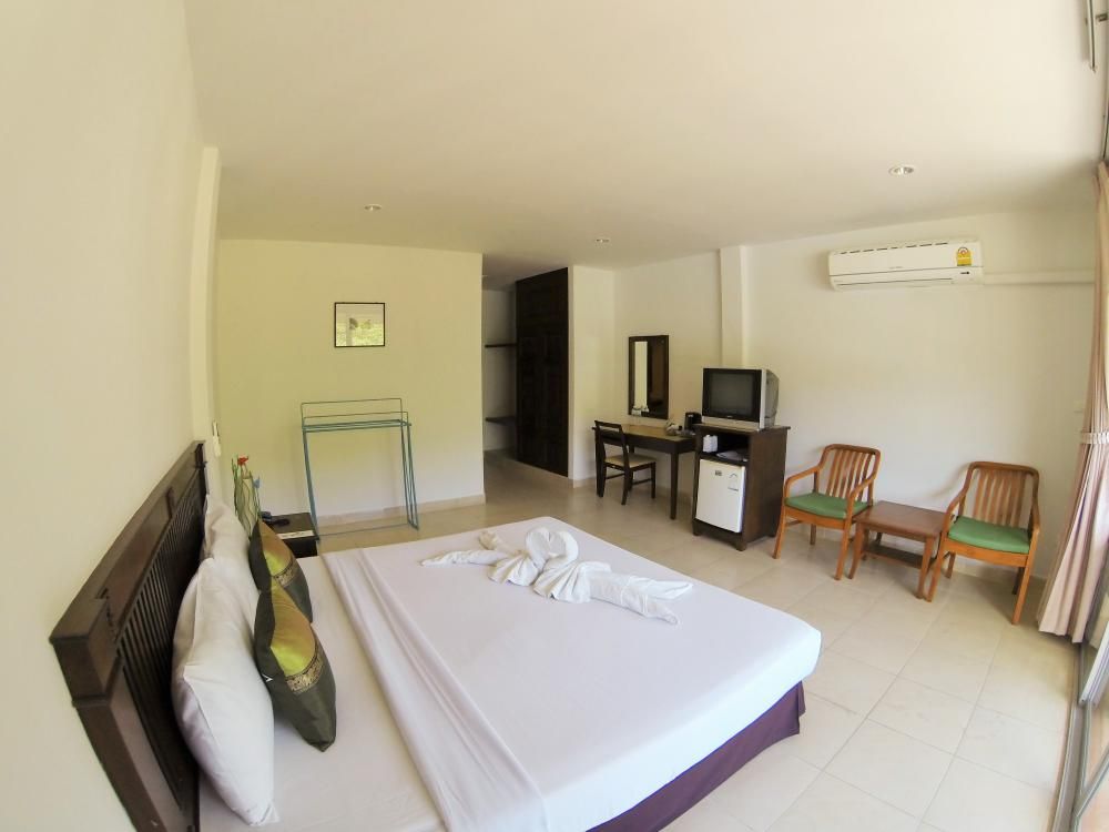 KARON LIVING ROOM HOTEL - 9