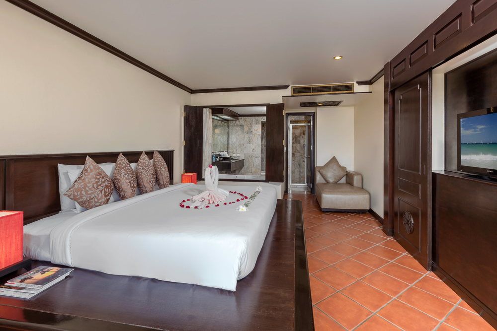 THE FRONT VILLAGE - 63