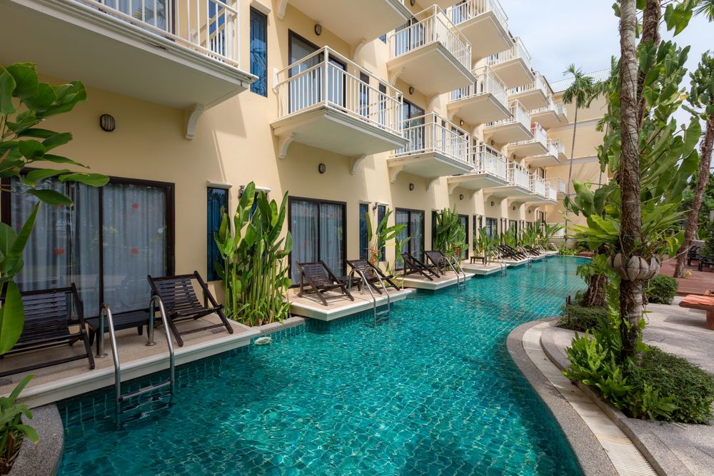 THE FRONT VILLAGE - 24