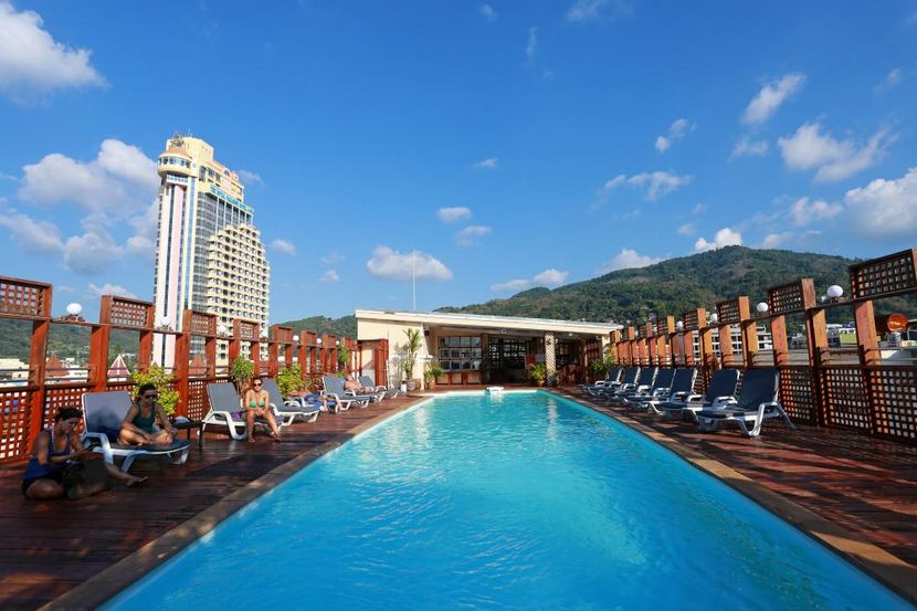 DAYS INN BY WYNDHAM PATONG BEACH Phuket - 1