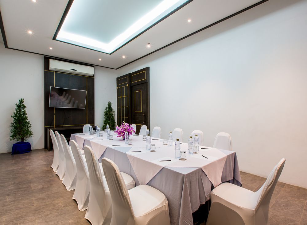 NAIYANG BEACH RESORT AND SPA - 20