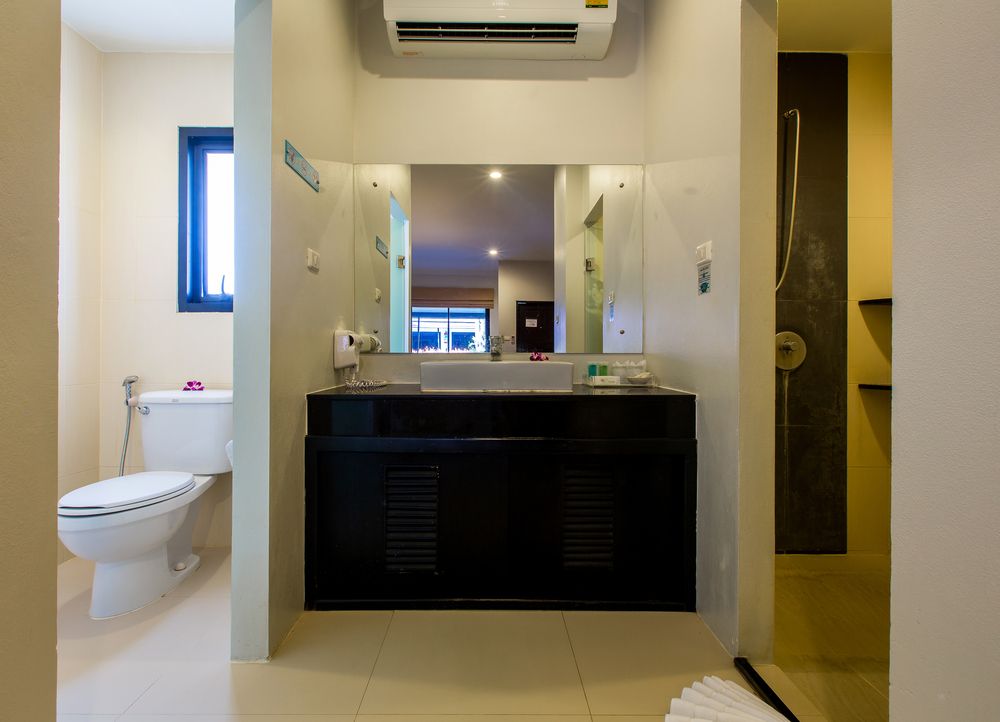 NAIYANG BEACH RESORT AND SPA - 38