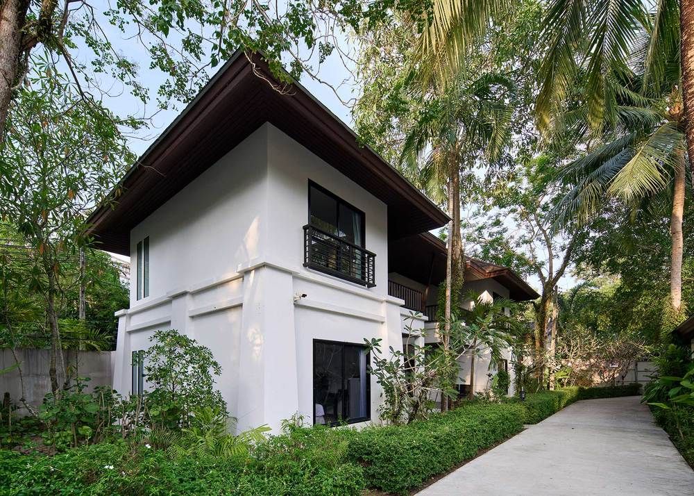 NAIYANG BEACH RESORT AND SPA - 4