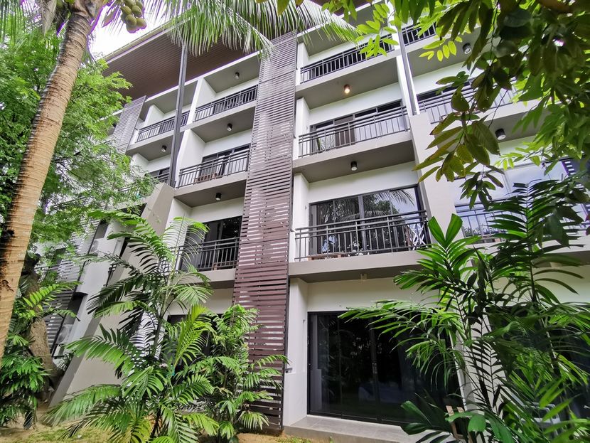 NAIYANG BEACH RESORT AND SPA - 1