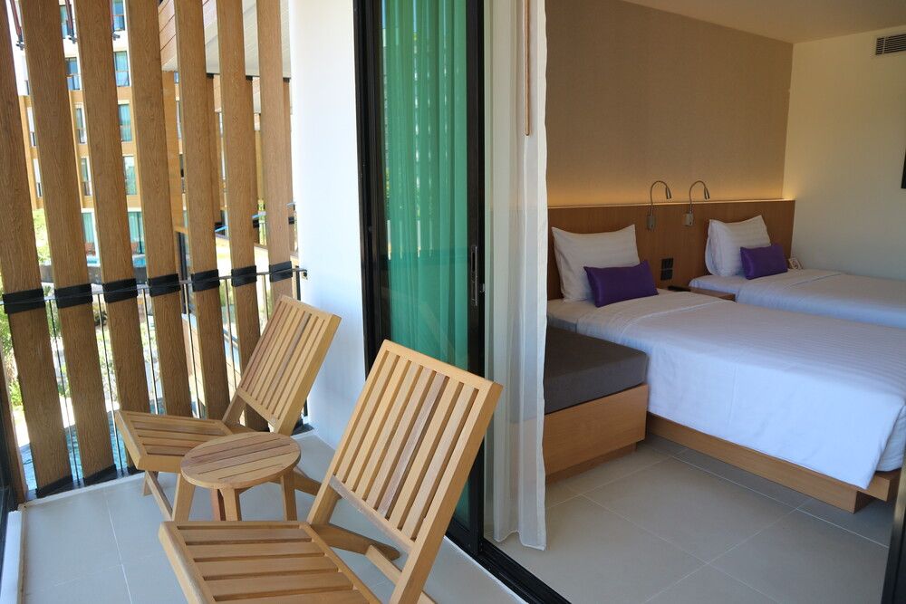 THE LUNAR PATONG - 65