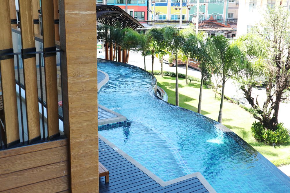 THE LUNAR PATONG - 64