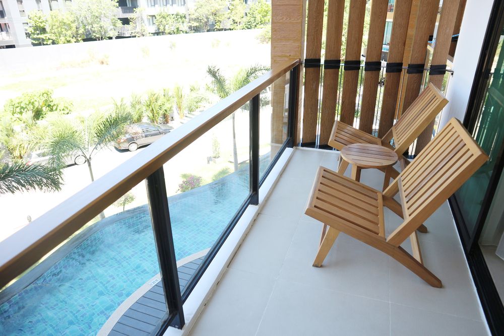 THE LUNAR PATONG - 63