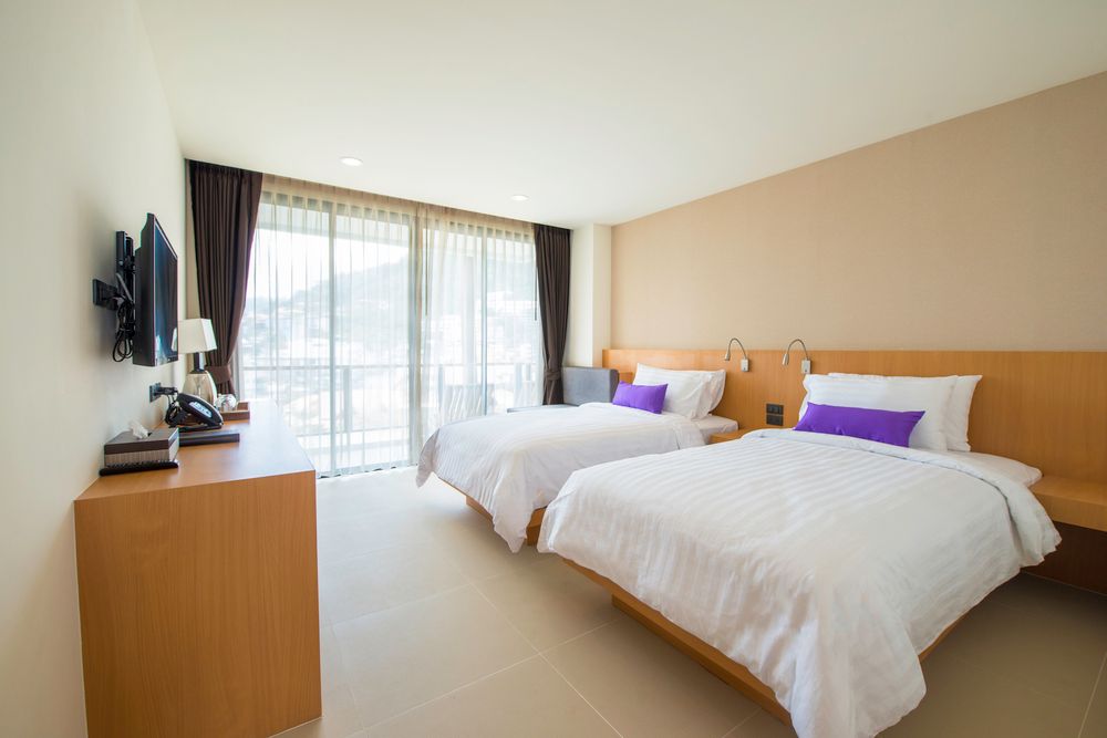 THE LUNAR PATONG - 48