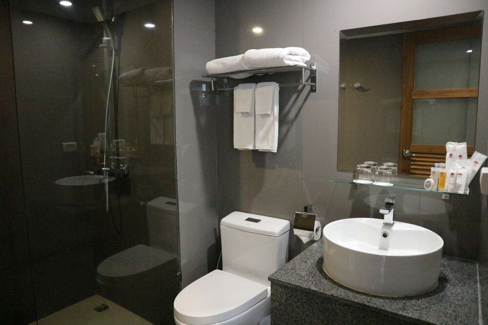 THE LUNAR PATONG - 45