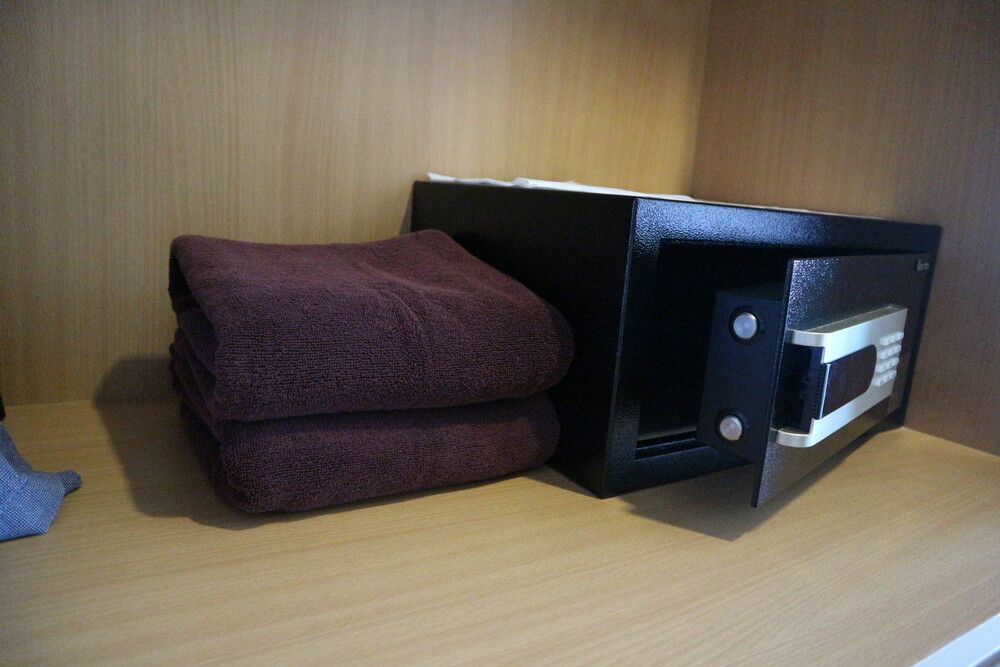 THE LUNAR PATONG - 43