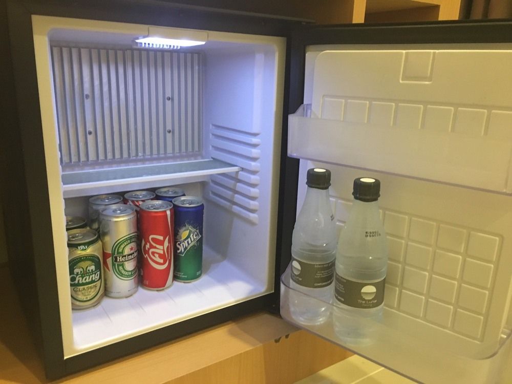 THE LUNAR PATONG - 32