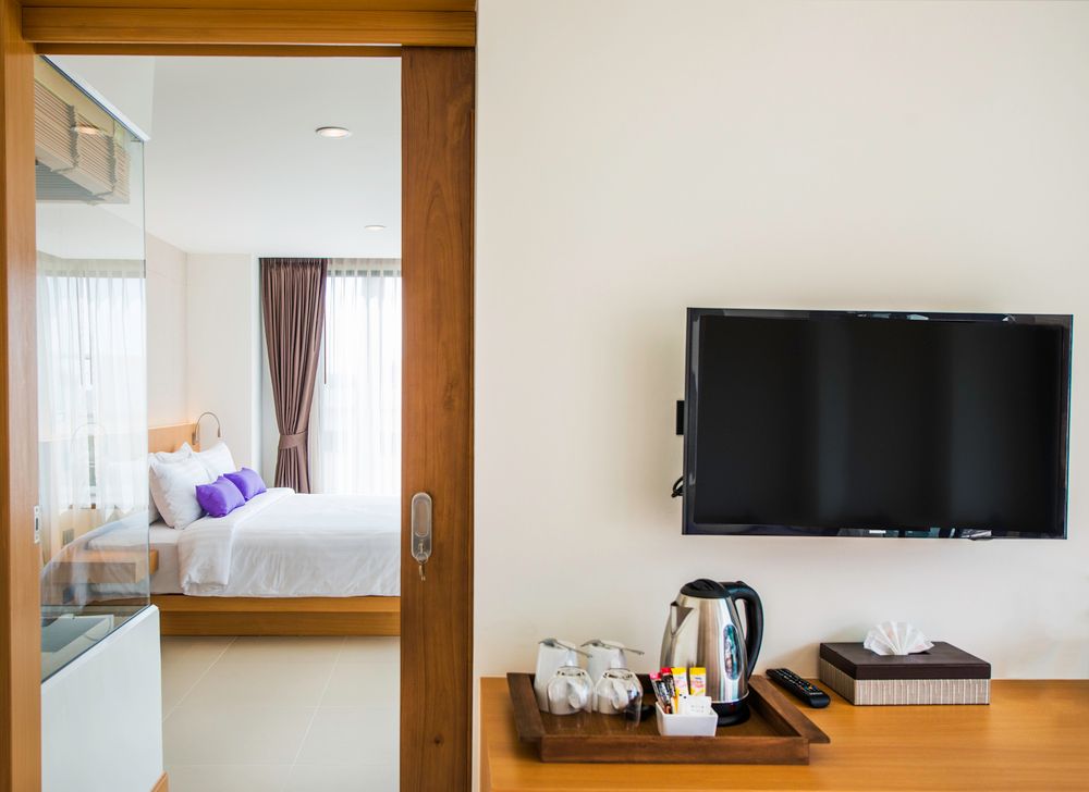 THE LUNAR PATONG - 25