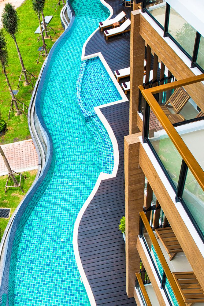 THE LUNAR PATONG - 24