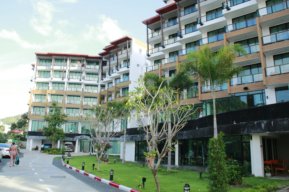 THE LUNAR PATONG - 10