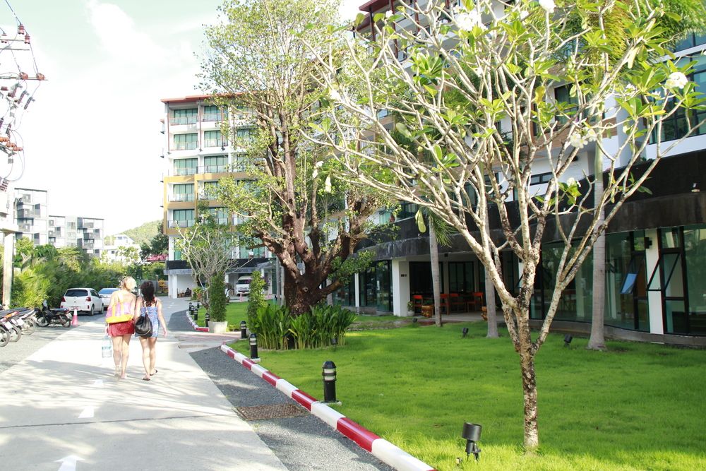 THE LUNAR PATONG - 8