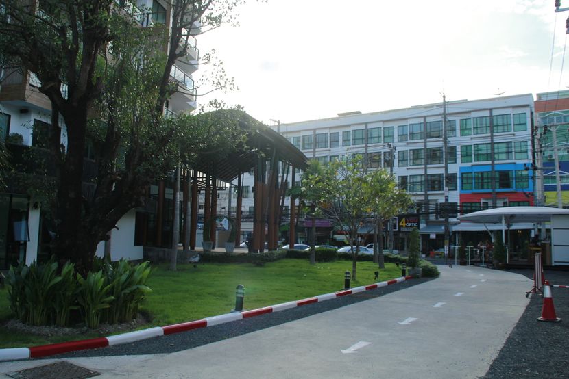 THE LUNAR PATONG - 2