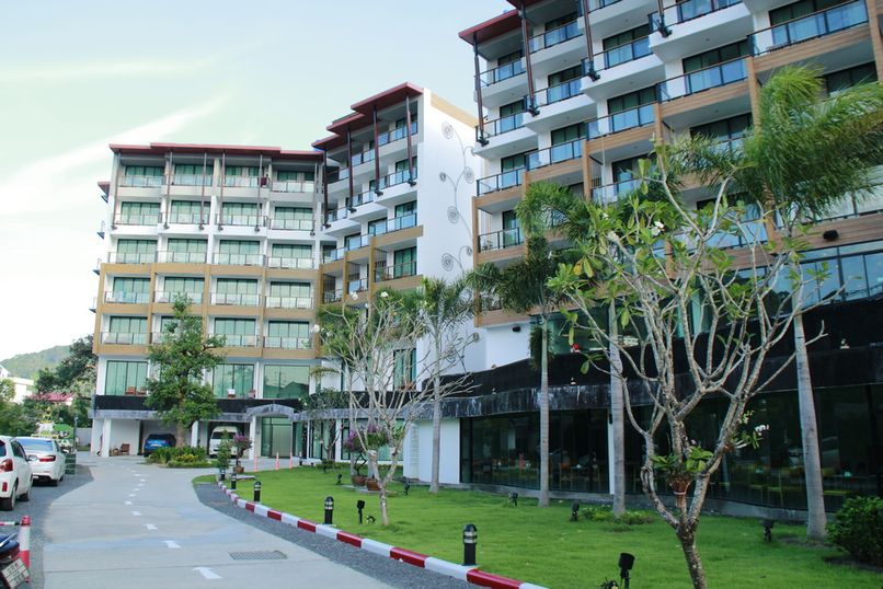 THE LUNAR PATONG - 5