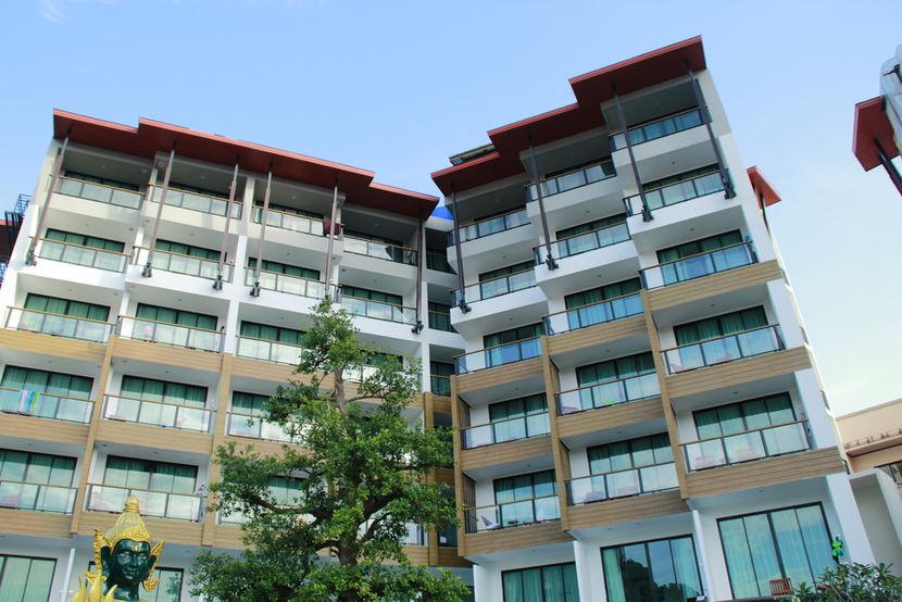 THE LUNAR PATONG - 3