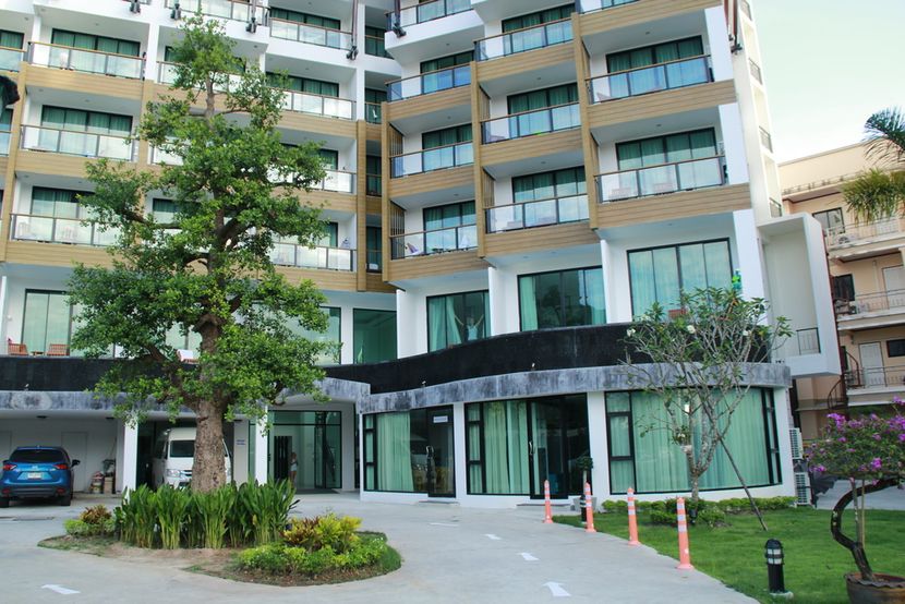 THE LUNAR PATONG - 4