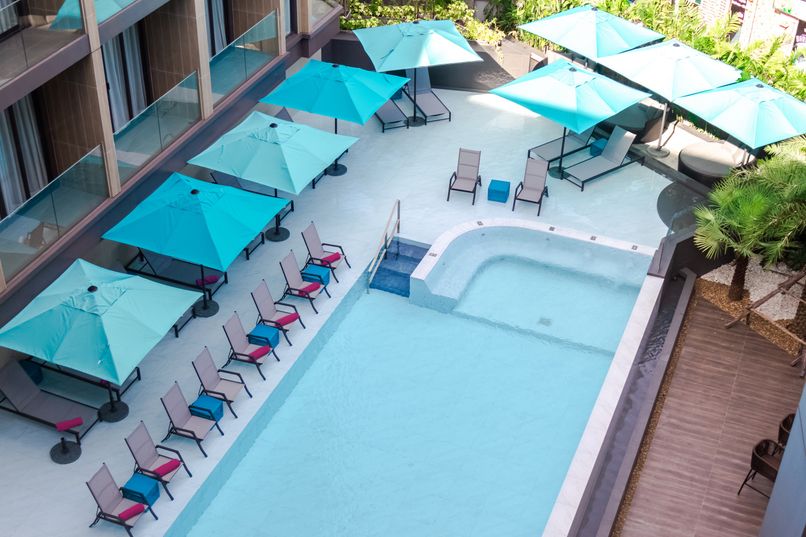 GLOW MIRA KARON BEACH - 2