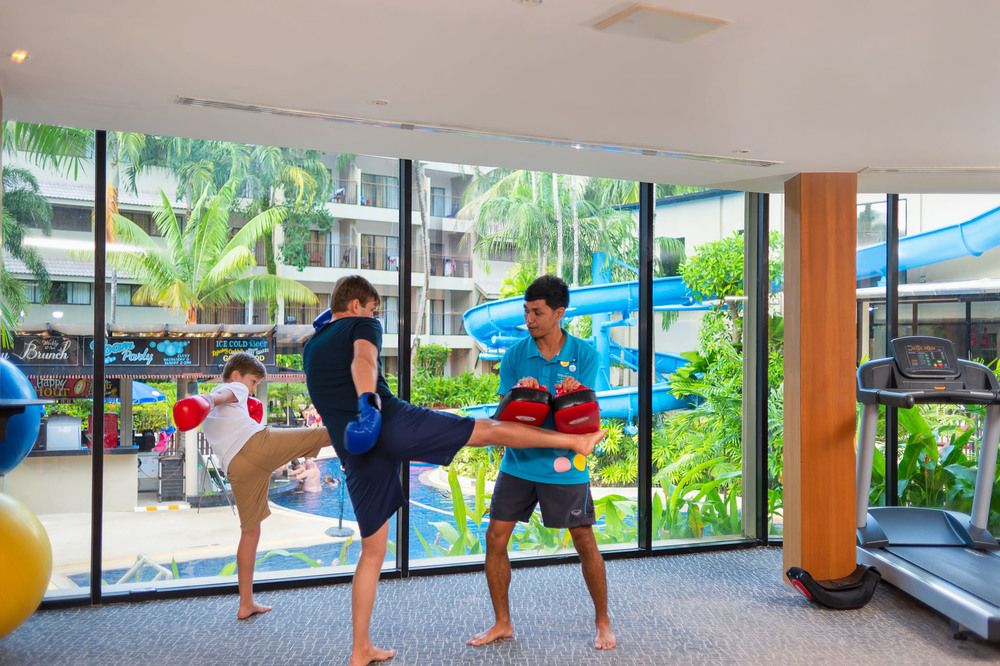 HOLIDAY INN RESORT PHUKET SURIN BEACH - 11
